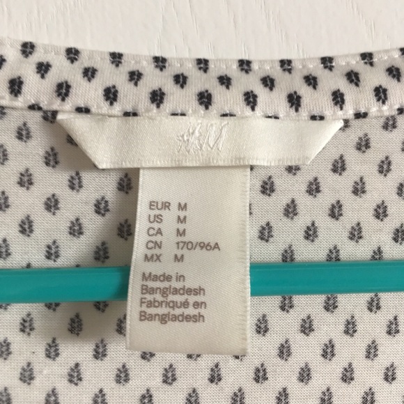 Tiny Leaf Pattern Top - Picture 3 of 3